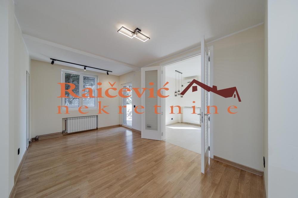 Slika 5 - Nikole Djurkovica, Četvoroiposoban stan na prodaju, 123m2, 381.300€