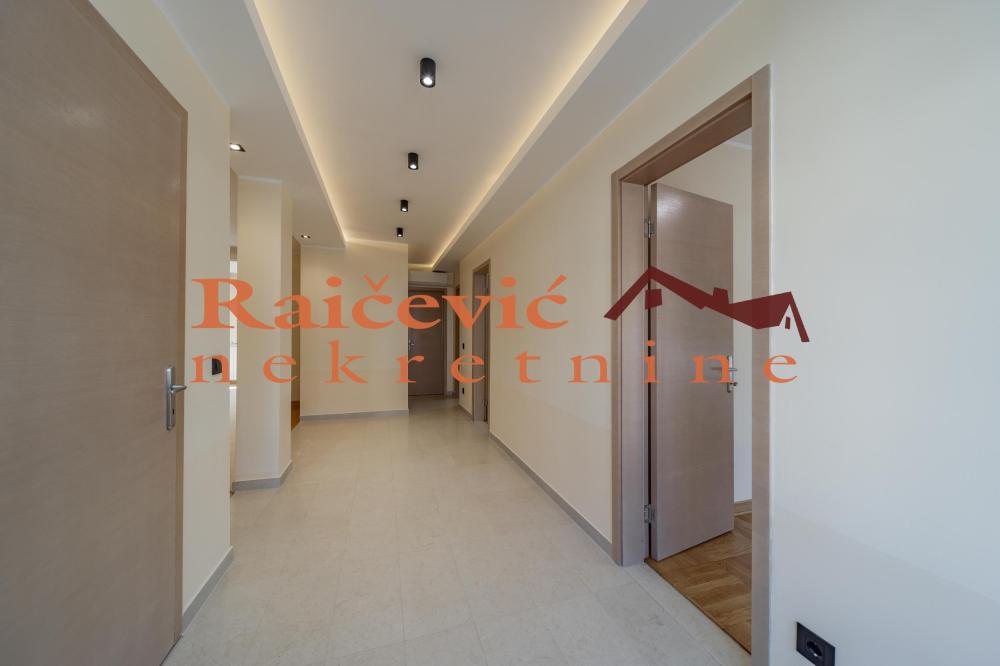 Slika 10 - Nikole Djurkovica, Četvoroiposoban stan na prodaju, 123m2, 381.300€
