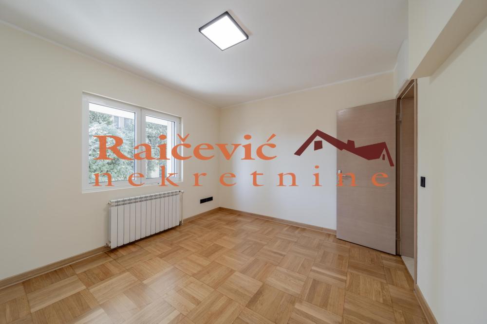 Slika 11 - Nikole Djurkovica, Četvoroiposoban stan na prodaju, 123m2, 381.300€