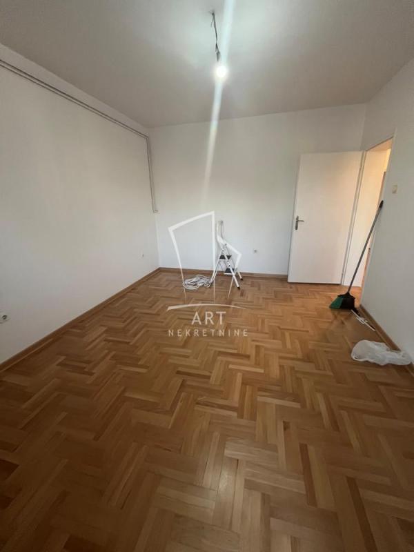 Slika 5 - Cara Romanova, Trosoban stan za izdavanje, 85m2, 550€
