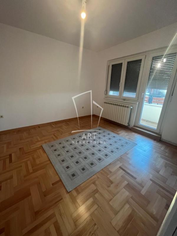 Slika 2 - Cara Romanova, Trosoban stan za izdavanje, 85m2, 550€