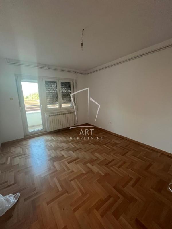 Slika 4 - Cara Romanova, Trosoban stan za izdavanje, 85m2, 550€