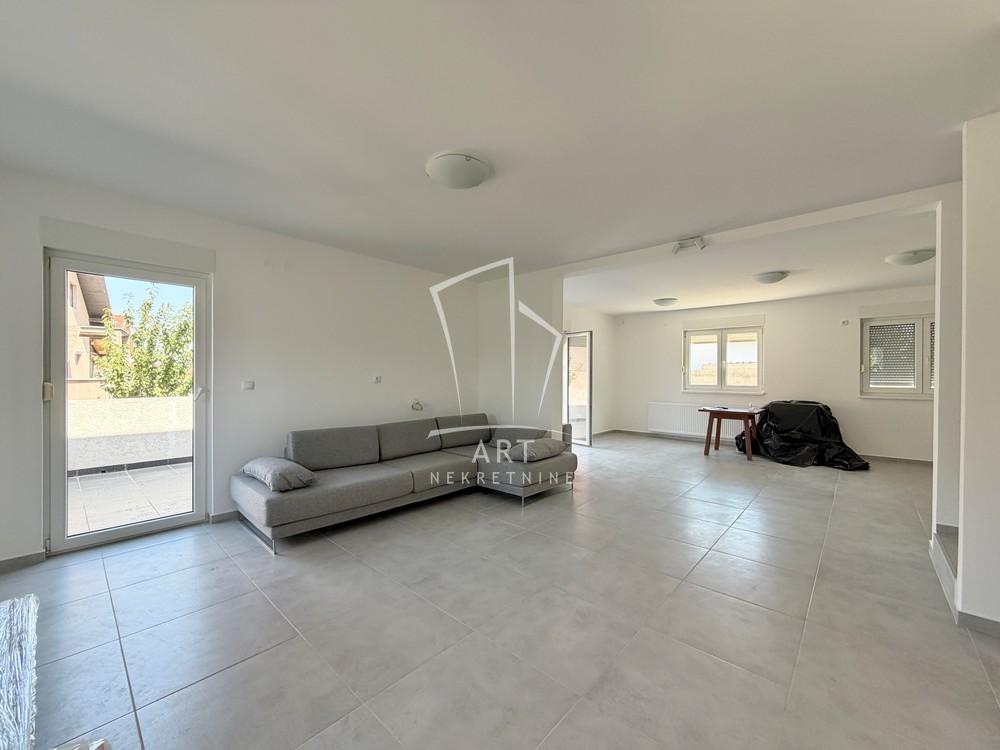 Slika 2 - Maje Dimitrijević,  Kuća za izdavanje, 106m2, 1.500€