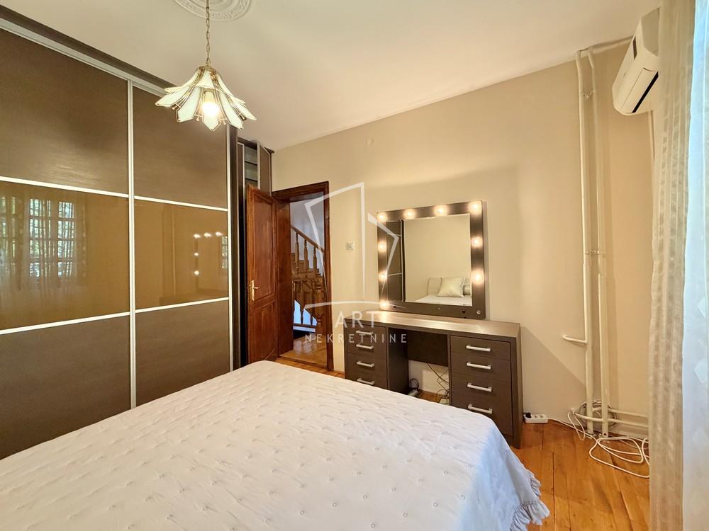 Slika 9 - Diane Budisavljević,  Kuća za izdavanje, 300m2, 2.300€
