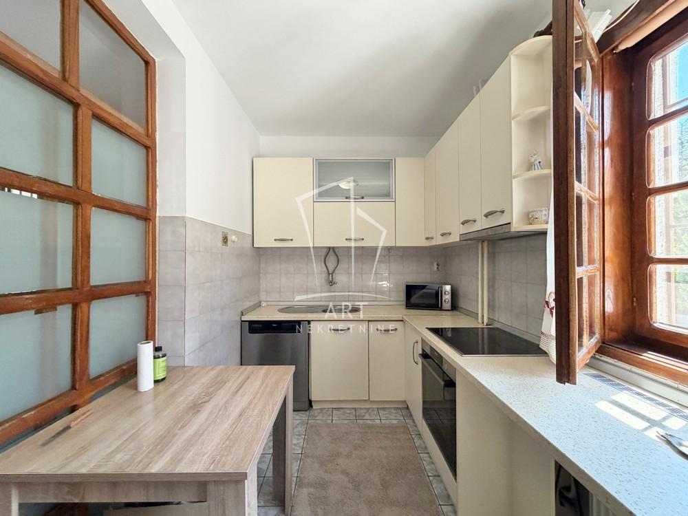 Slika 6 - Diane Budisavljević,  Kuća za izdavanje, 300m2, 2.300€