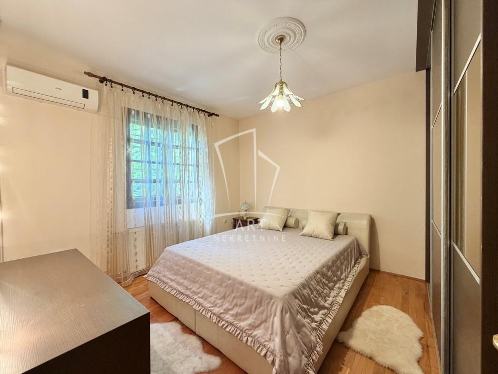 Slika 8 - Diane Budisavljević,  Kuća za izdavanje, 300m2, 2.300€