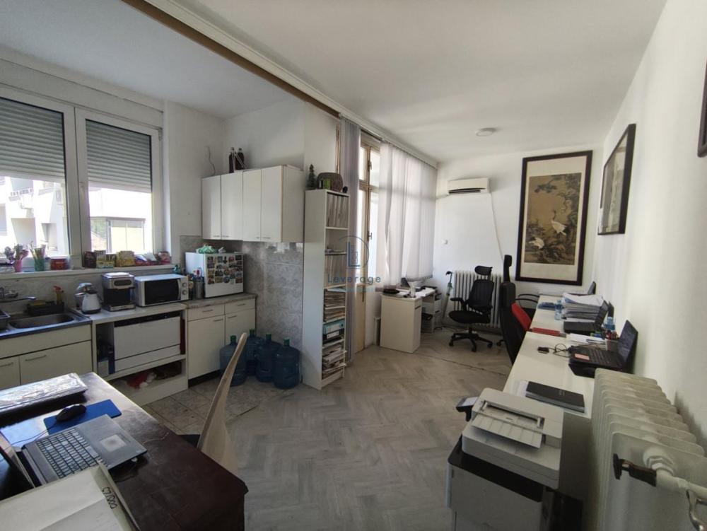 Slika 1 - Njegoševa,  Lokal za izdavanje, 94m2, 900€
