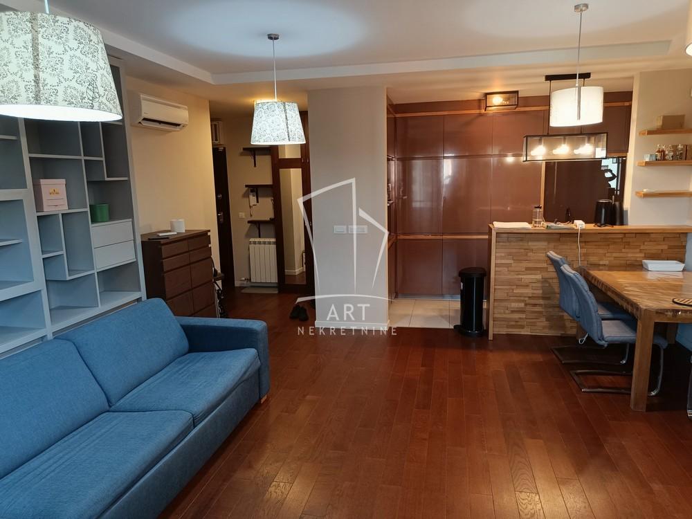 Slika 1 - Uroša Martinovića, Trosoban stan za izdavanje, 86m2, 1.400€