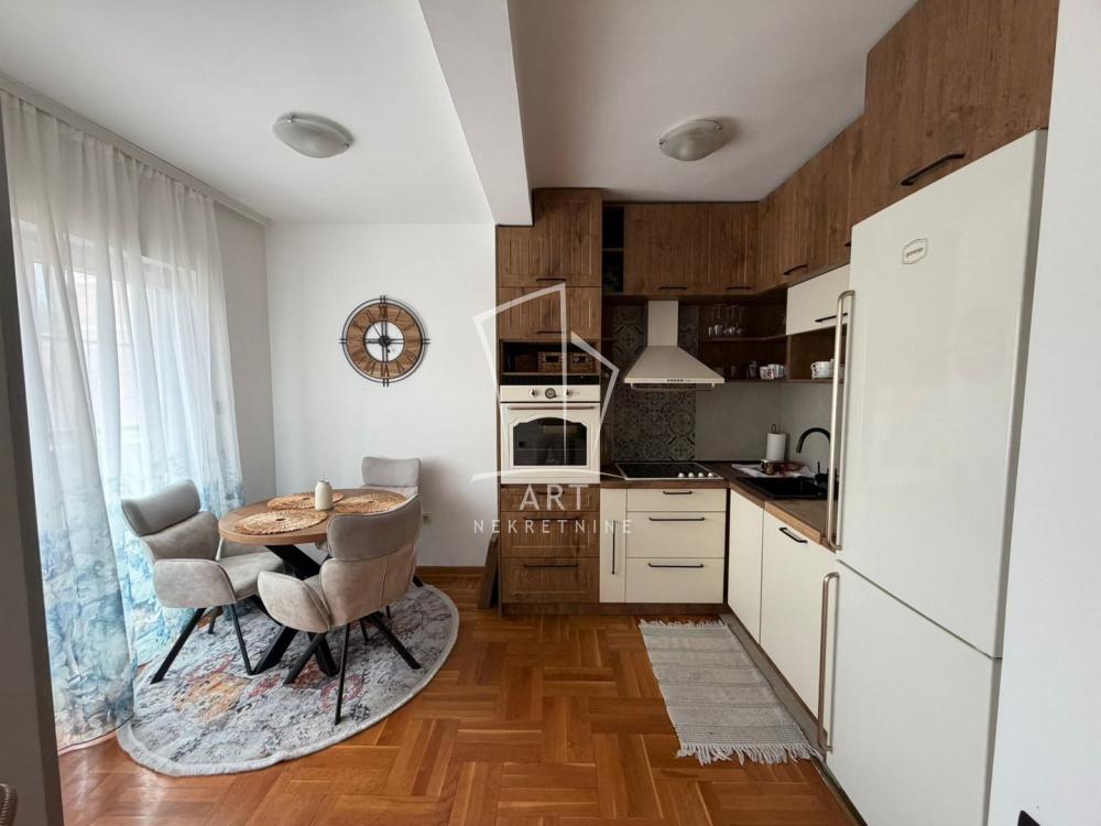 Slika 1 - Dr Velizara Kosanovića, Jednoiposoban stan za izdavanje, 41m2, 700€