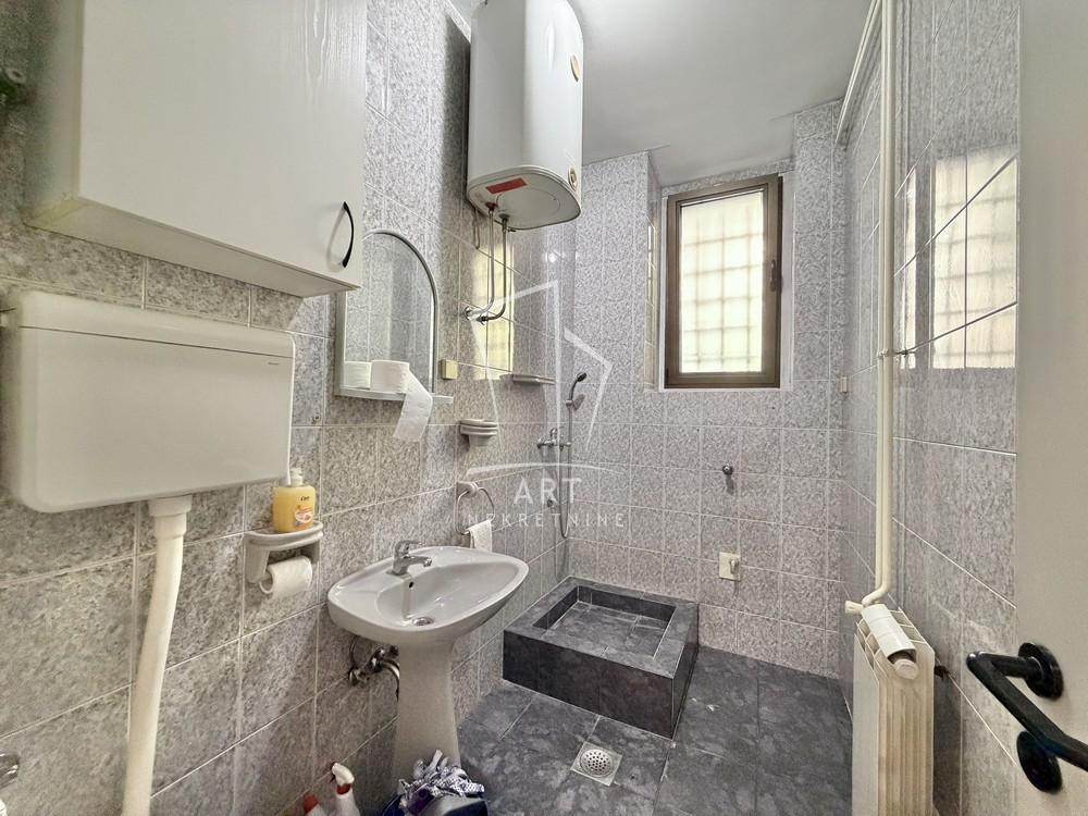 Slika 9 - Kneza Miloša,  Lokal na prodaju, 36m2, 155.500€