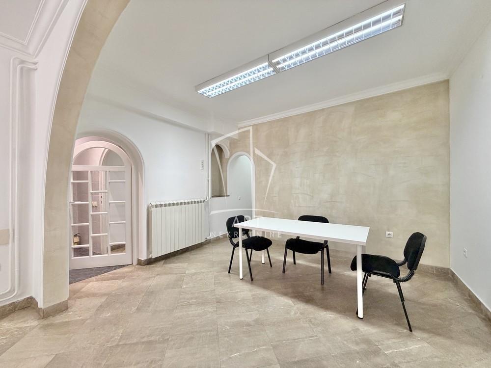Slika 2 - Kneza Miloša,  Lokal na prodaju, 36m2, 155.500€