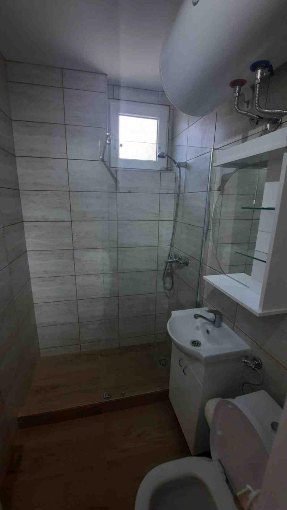 Slika 7 - Petra Jovovića, Dvoiposoban stan za izdavanje, 48m2, 450€