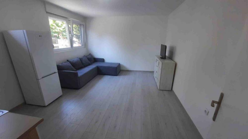 Slika 1 - Petra Jovovića, Dvoiposoban stan za izdavanje, 48m2, 450€
