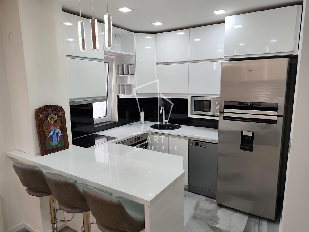 Slika 3 - Sloga, Petosoban stan za izdavanje, 76m2, 1.200€