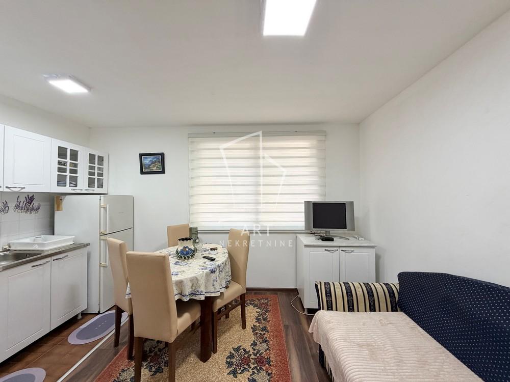 Slika 1 - Dragoslava Srejovića,  Kuća za izdavanje, 38m2, 400€