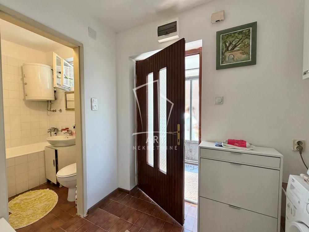 Slika 8 - Dragoslava Srejovića,  Kuća za izdavanje, 38m2, 400€