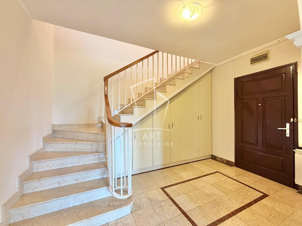 Slika 9 - Ružićeva, Petosoban stan za izdavanje, 197m2, 1.800€