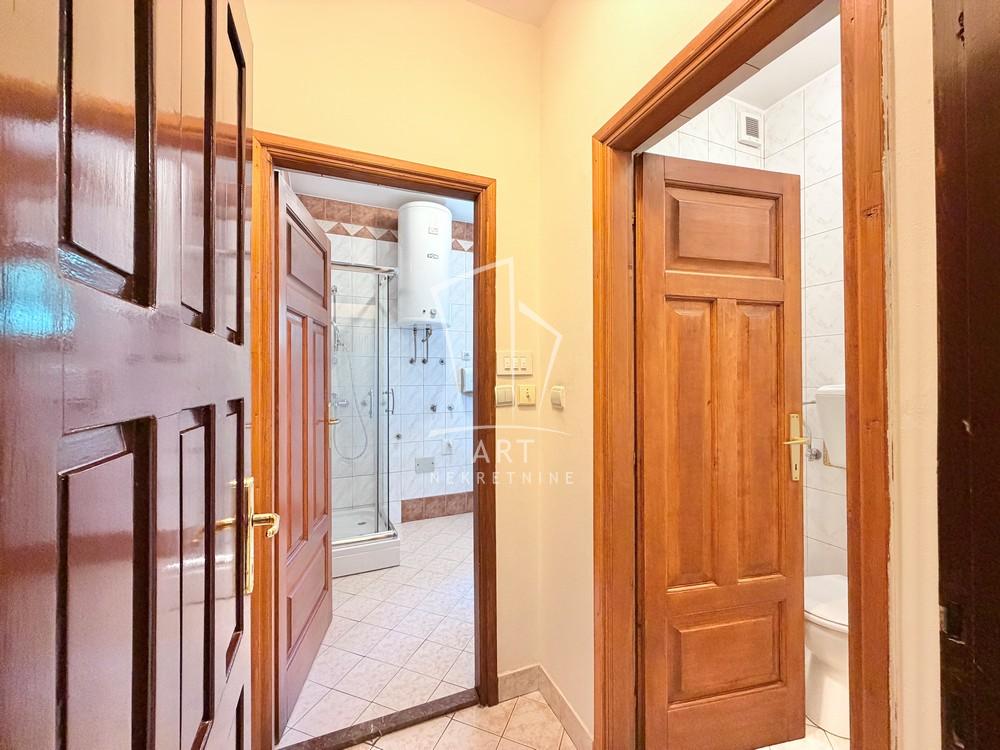 Slika 10 - Ružićeva, Petosoban stan za izdavanje, 197m2, 1.800€