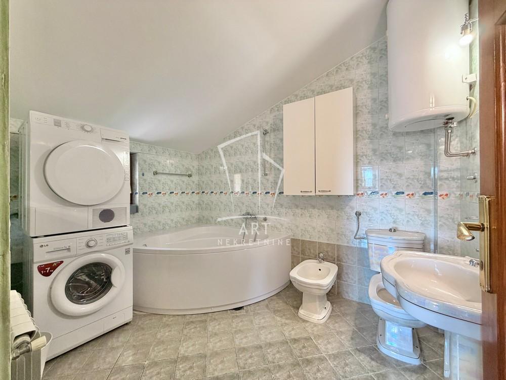 Slika 11 - Ružićeva, Petosoban stan za izdavanje, 197m2, 1.800€
