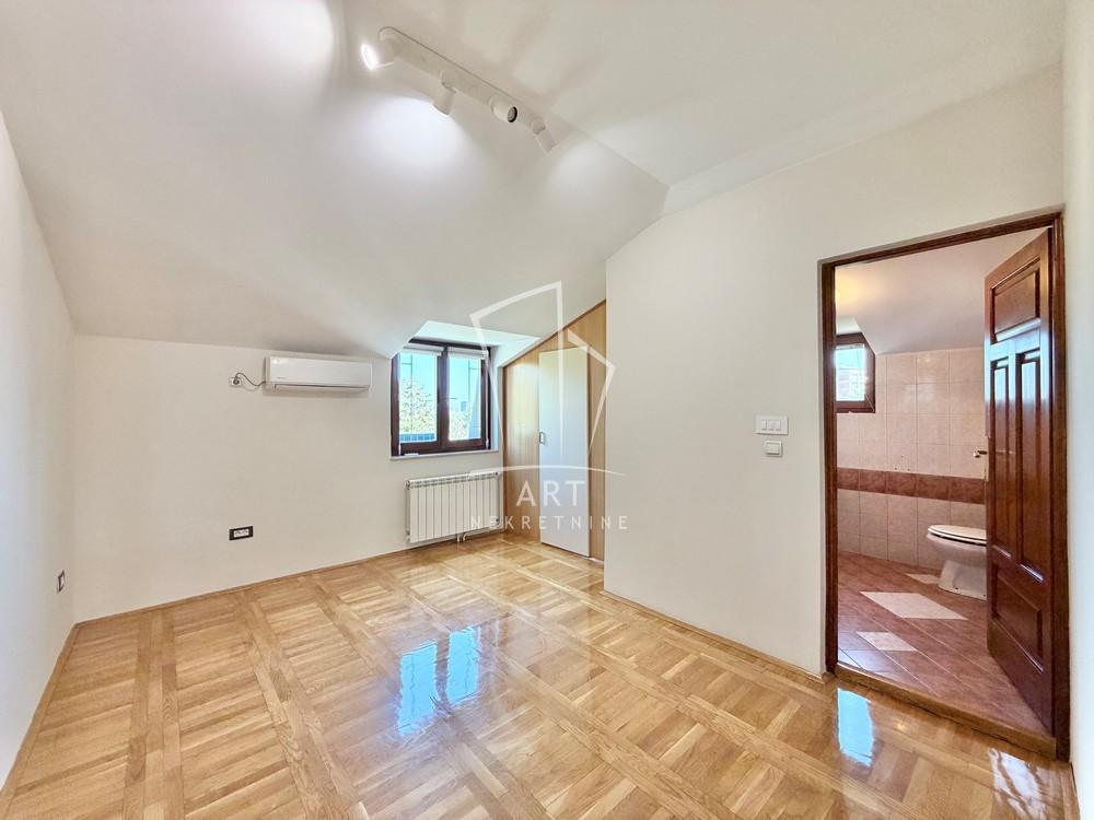 Slika 7 - Ružićeva, Petosoban stan za izdavanje, 197m2, 1.800€