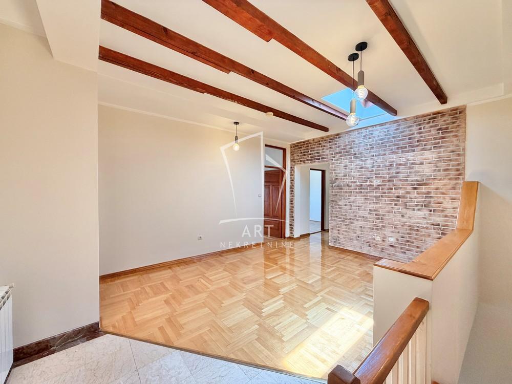 Slika 8 - Ružićeva, Petosoban stan za izdavanje, 197m2, 1.800€