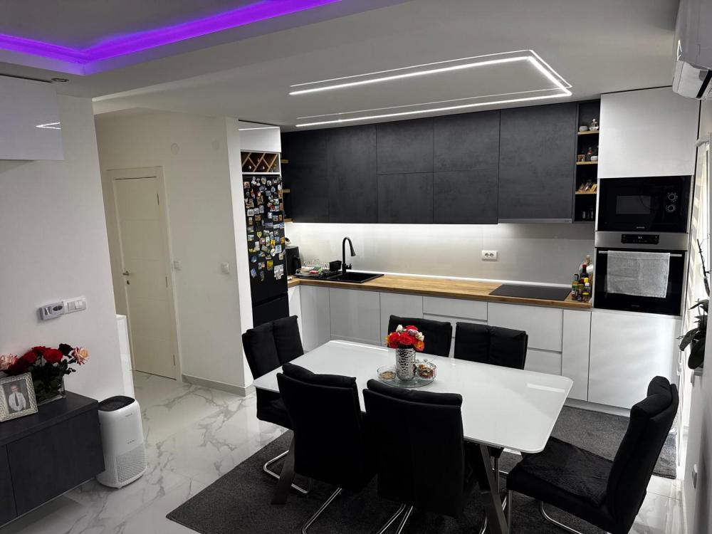 Slika 0 - Miodraga Petrovica Ckalje, Dvoiposoban stan na prodaju, 57m2, 165.000€