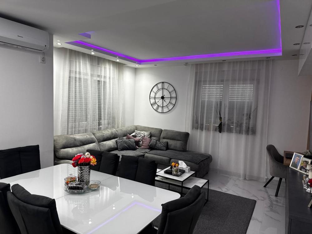 Slika 1 - Miodraga Petrovica Ckalje, Dvoiposoban stan na prodaju, 57m2, 165.000€