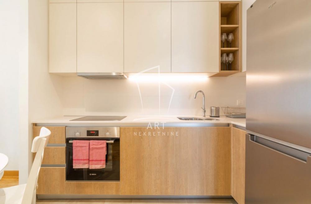 Slika 8 - Bulevar Vudroa Vilsona, Trosoban stan za izdavanje, 80m2, 1.500€