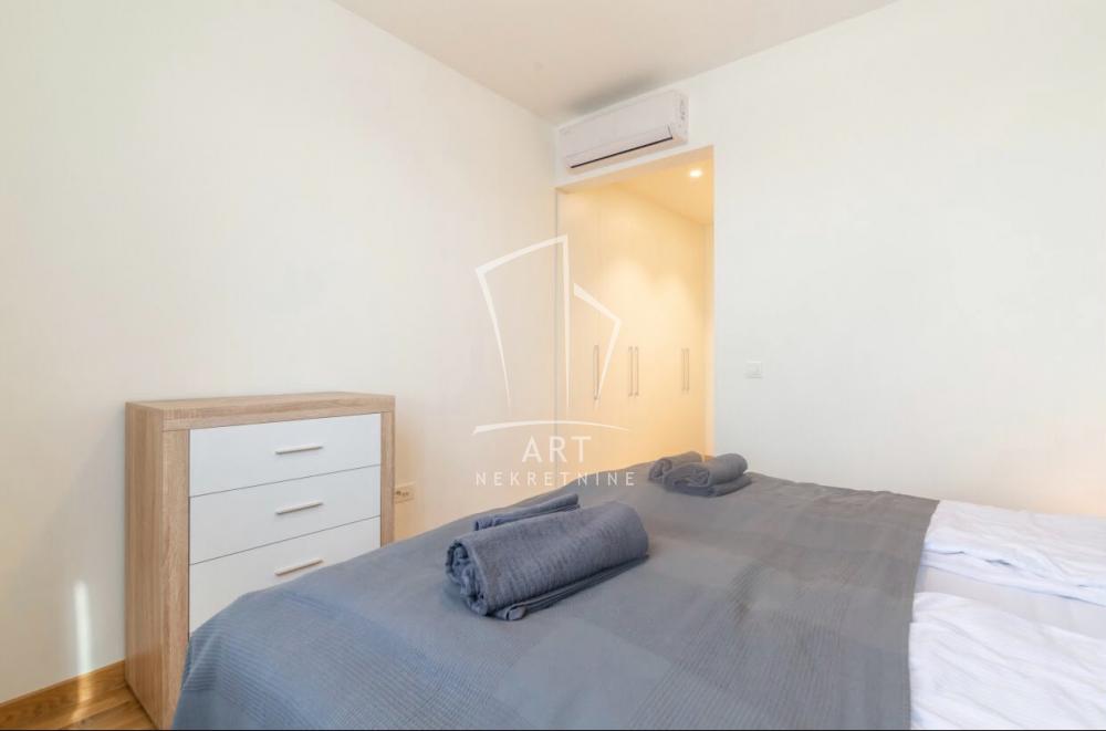 Slika 10 - Bulevar Vudroa Vilsona, Trosoban stan za izdavanje, 80m2, 1.500€
