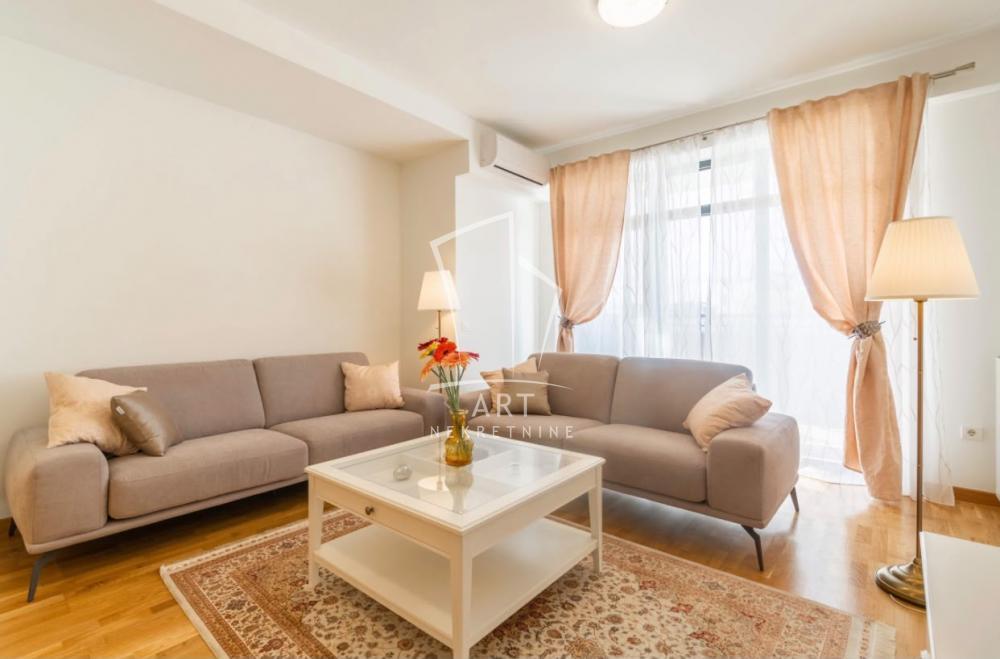 Glavna slika -Bulevar Vudroa Vilsona, Trosoban stan za izdavanje, 80m2, 1.500€