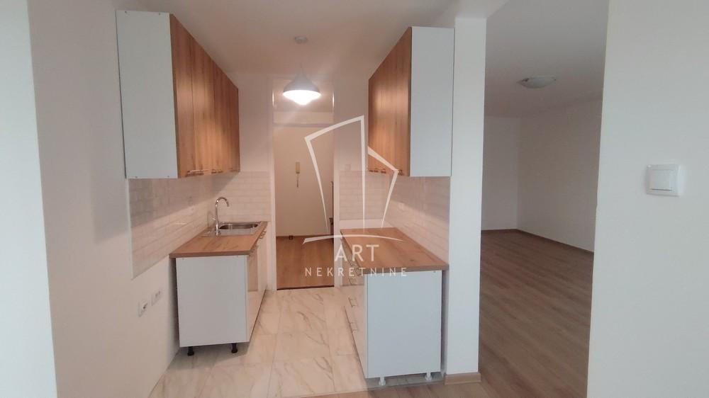 Slika 1 - Jurija Gagarina, Trosoban stan za izdavanje, 76m2, 700€
