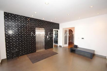 Slika 2 - Dalmatinska,  Stan za izdavanje, 510m2, 2.900€