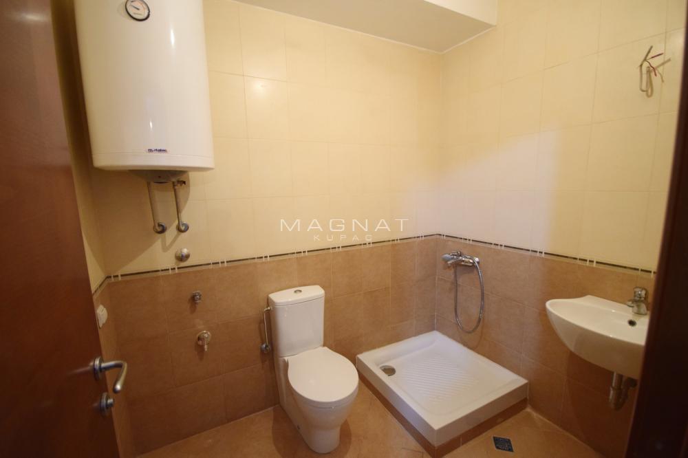 Slika 9 - Dubljanska,  Lokal za izdavanje, 81m2, 1.200€