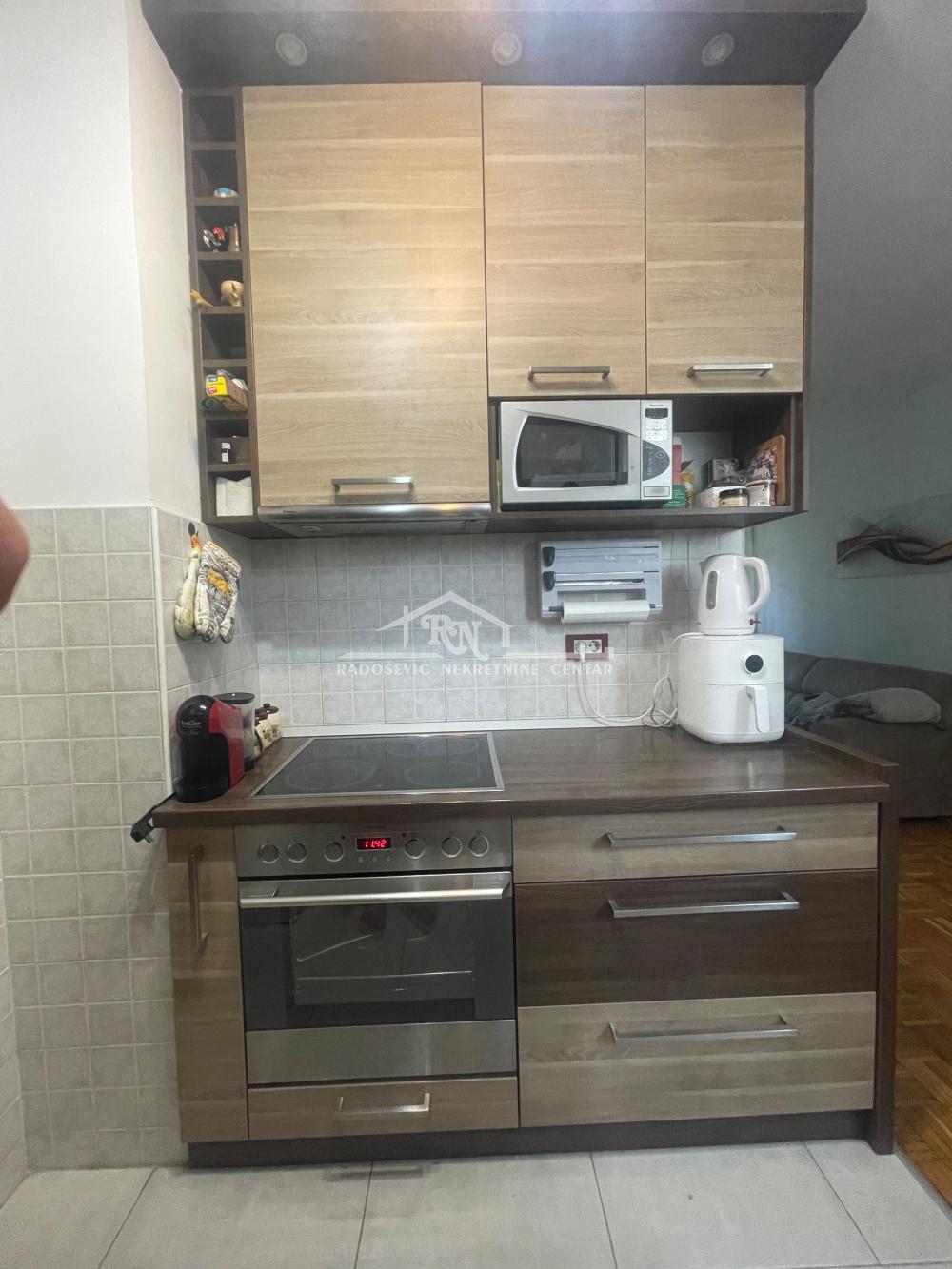 Slika 4 - Bratstva i jedinstva, Trosoban stan na prodaju, 70m2, 154.000€