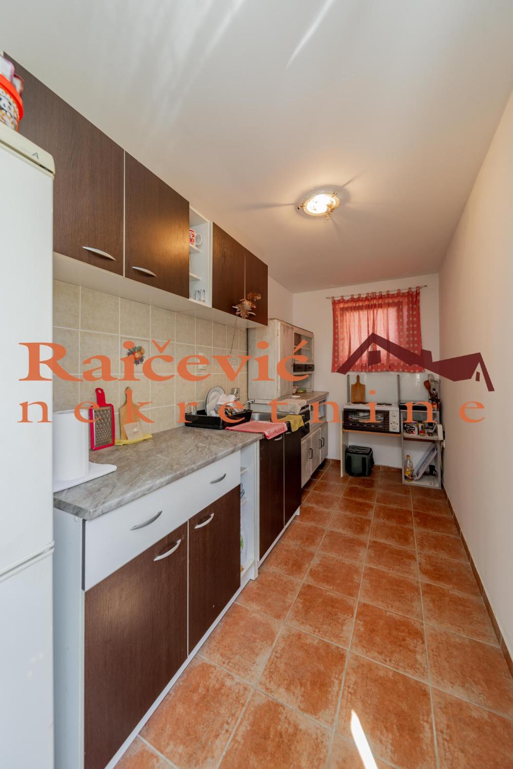 Slika 10 - Aleksandra Vojinovica,  Kuća na prodaju, 260m2, 191.000€