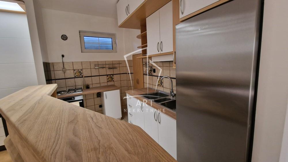 Slika 4 - Geteova,  Kuća za izdavanje, 227m2, 2.200€