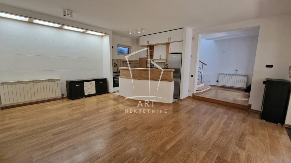 Slika 2 - Geteova,  Kuća za izdavanje, 227m2, 2.200€