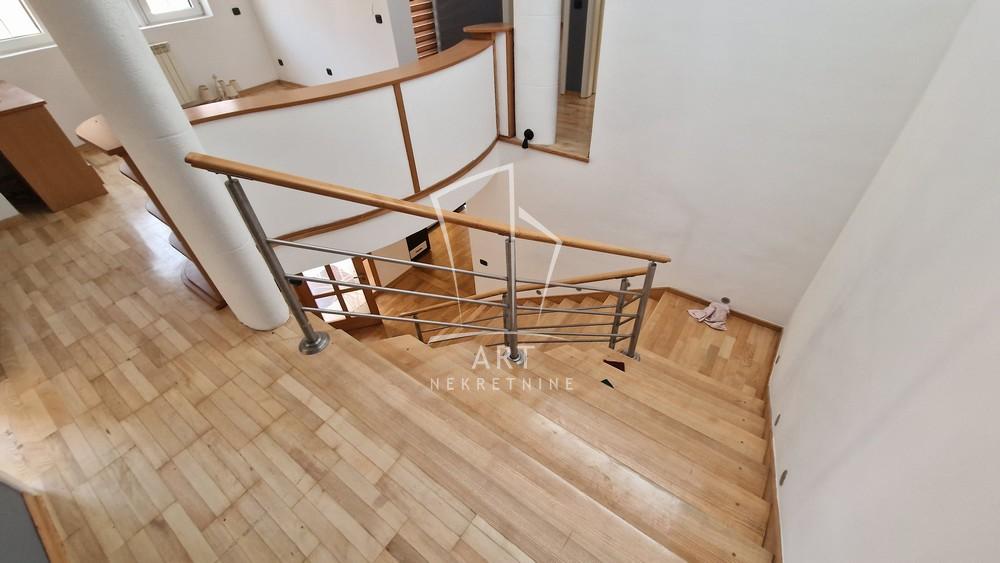 Slika 8 - Geteova,  Kuća za izdavanje, 227m2, 2.200€