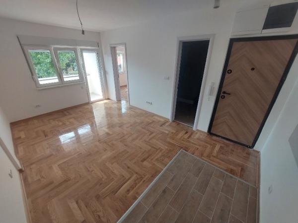 Slika 1 - Beogradska, Jednoiposoban stan na prodaju, 33m2, 82.500€