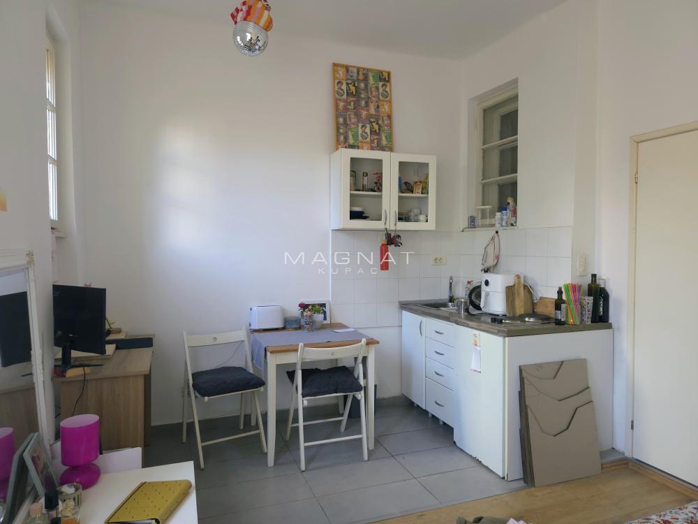 Slika 2 - Cara Uroša, Trosoban stan na prodaju, 67m2, 325.000€
