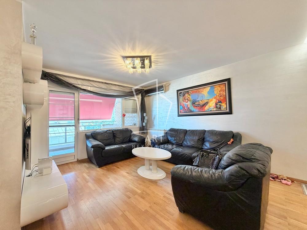 Slika 1 - Maksima Gorkog, Troiposoban stan na prodaju, 101m2, 380.000€