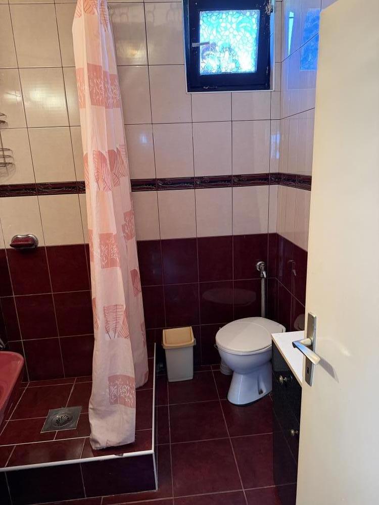 Slika 5 -  Kuća za izdavanje, 50m2