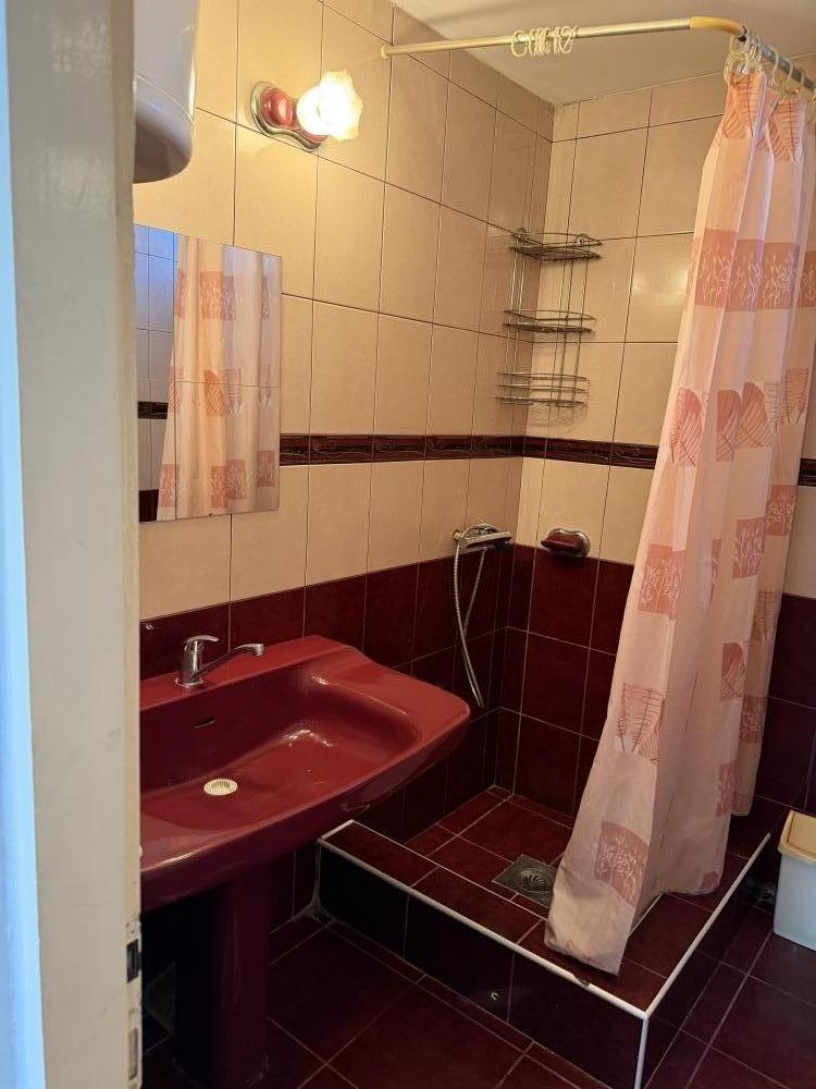 Slika 6 -  Kuća za izdavanje, 50m2