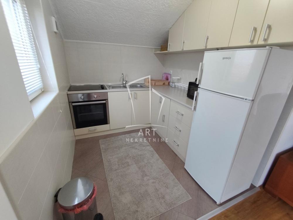 Slika 3 - Stevana Sinđelića, Trosoban stan za izdavanje, 77m2, 350€