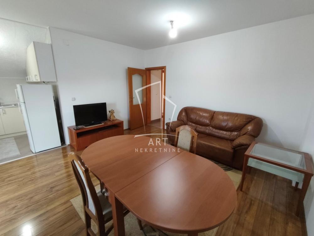 Slika 2 - Stevana Sinđelića, Trosoban stan za izdavanje, 77m2, 350€