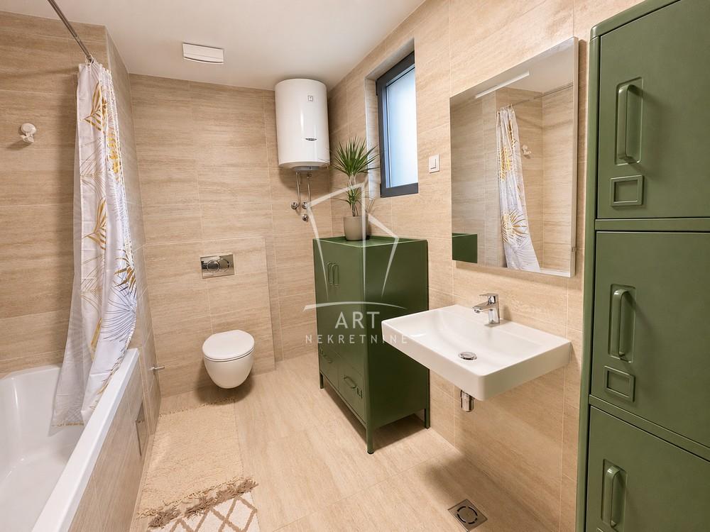 Slika 11 - Tadije Sondermajera, Trosoban stan za izdavanje, 130m2, 2.200€
