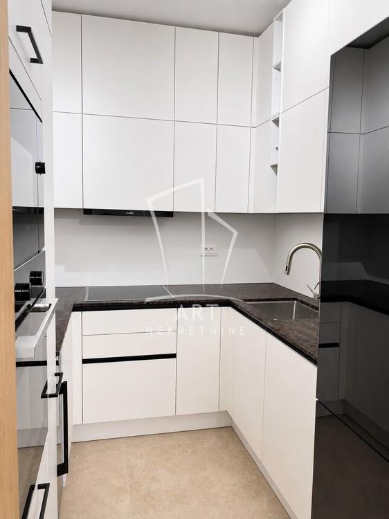Slika 6 - Tadije Sondermajera, Trosoban stan za izdavanje, 130m2, 2.200€