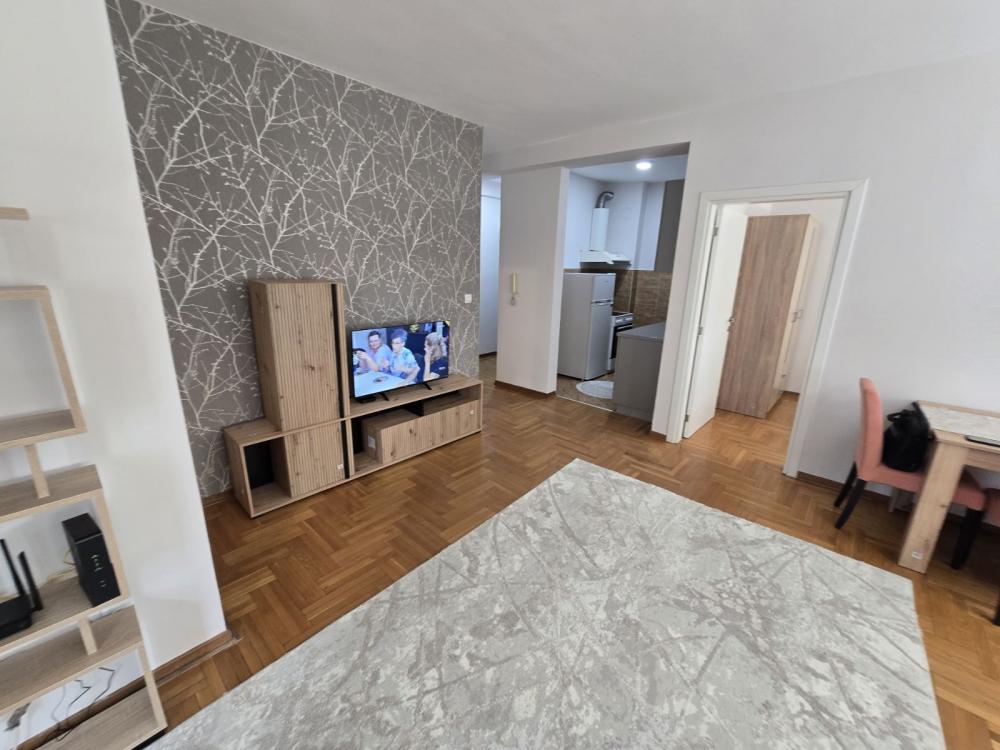Slika 3 - Gospodara Vučića, Trosoban stan za izdavanje, 61m2, 900€