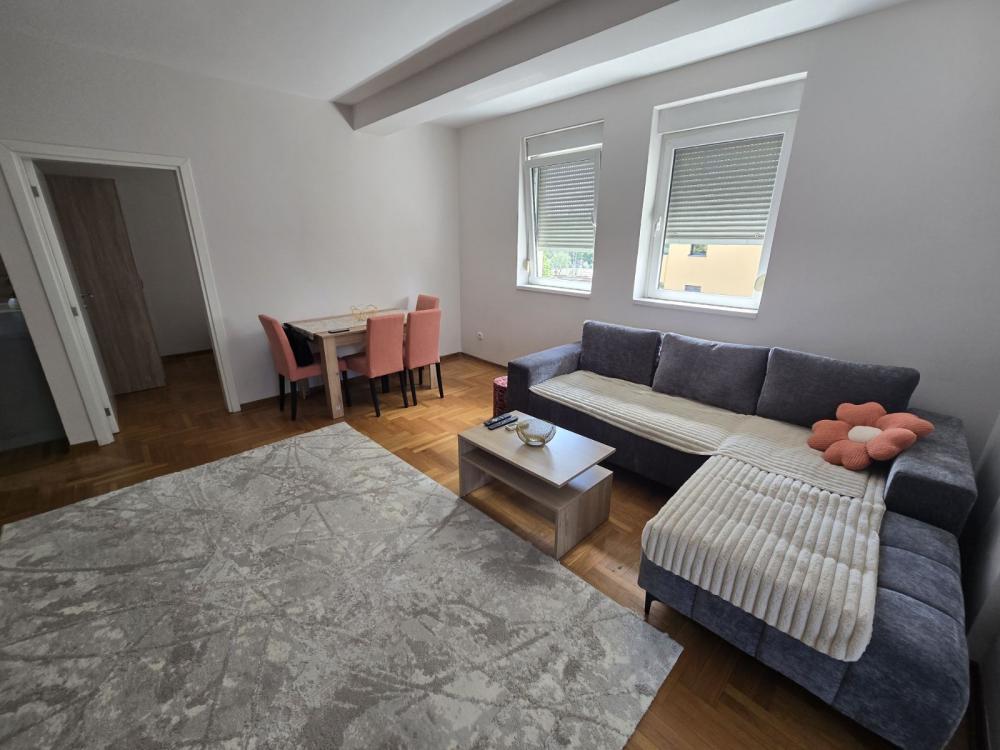 Slika 1 - Gospodara Vučića, Trosoban stan za izdavanje, 61m2, 900€