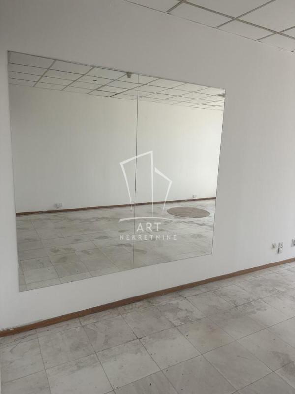Slika 2 - Palmira Toljatija,  Lokal za izdavanje, 51m2, 770€